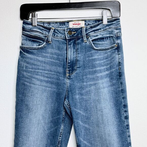 Wrangler Women High-Rise Rodeo Straight Leg Crop Jean Medium Wash Size 26 Blue 2 - Picture 6 of 11